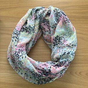 Colorful Abstract Print Women's Scarf